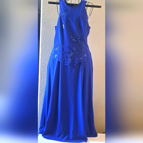 Beautiful royal blue  semi-formal dress by R&M Richards.   Size 12 - Picture 1 of 4